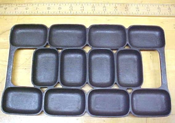 Cast Iron Bread Roll Gem Pan 12 Rectangular Cups