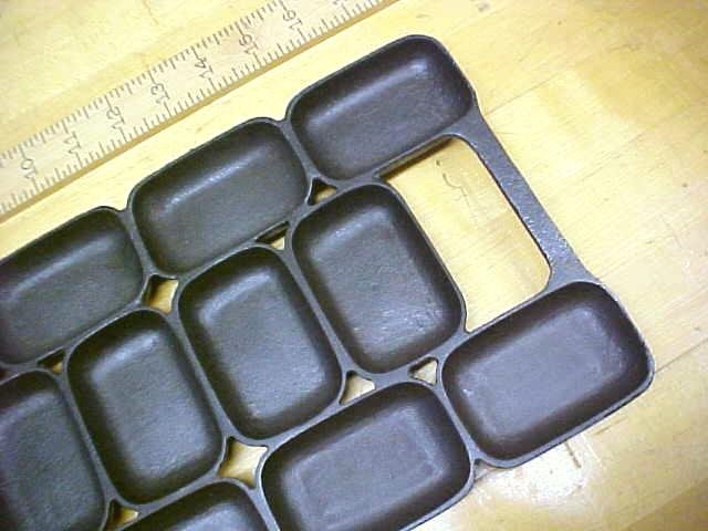 Cast Iron Bread Roll Gem Pan 12 Rectangular Cups
