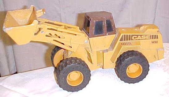 ERTL Case W30 Articulating Loader Rubber Tires