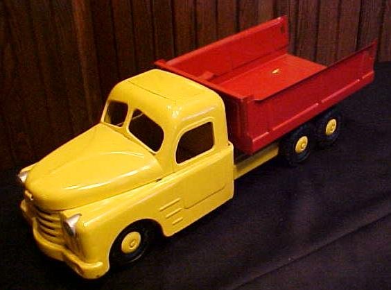 Structo 1940's Dump Truck