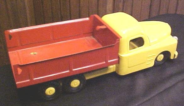 Structo 1940's Dump Truck
