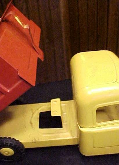 Structo 1940's Dump Truck
