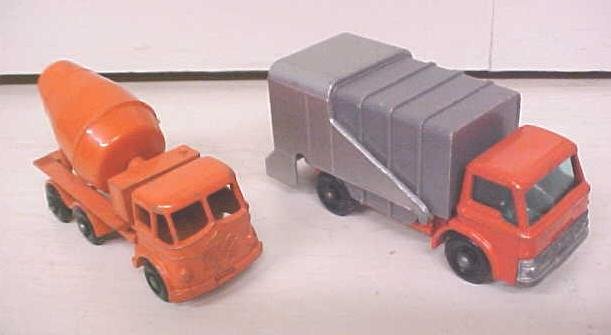 Matchbox No. 7 & 26 Refuse Truck & Cement Mixer