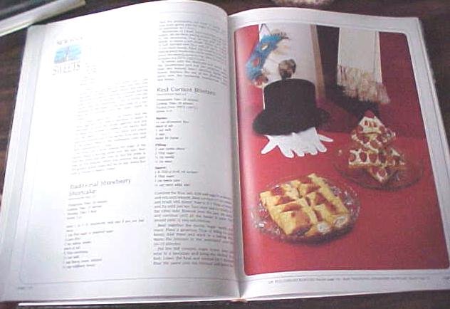 America The Majestic Pictorial Cookbook 1981