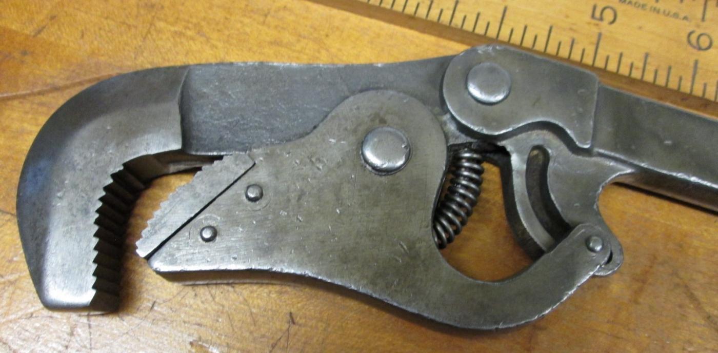 Bullard Automatic Pipe Wrench No. 2