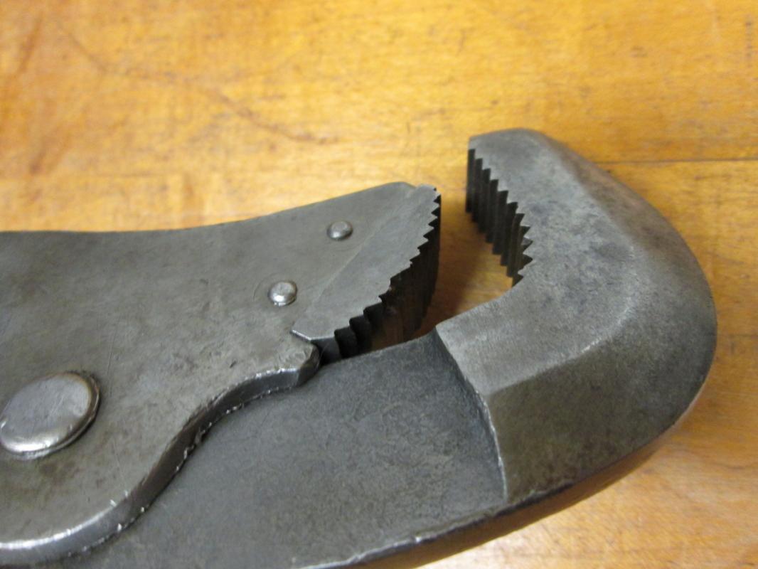Bullard Automatic Pipe Wrench No. 2