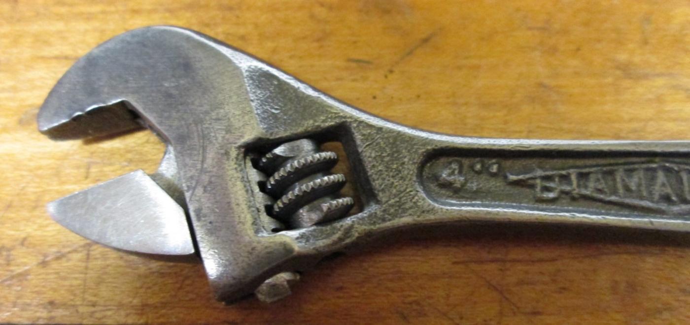 Diamond Calk Horseshoe Double Ended Adjustable Wrench