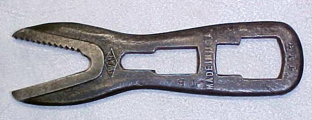 Whitman & Barnes No. 1 1/2 Bull Dog Alligator Wrench