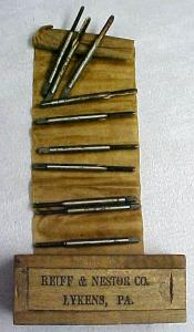 Reiff & Nestor 4-40 Taps in Wood Box