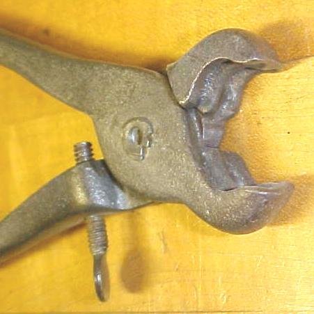 Antique Hog Ring Pliers Ringer Pliers 6 inch