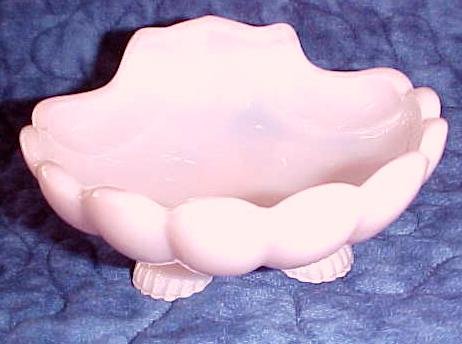 Cambridge Shell Bowl Footed Pink Opalescent