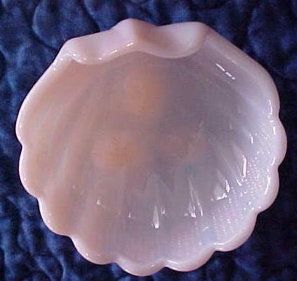 Cambridge Shell Bowl Footed Pink Opalescent