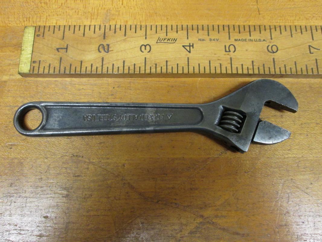 Utica Tools Adjustable Wrench 90-6 inch