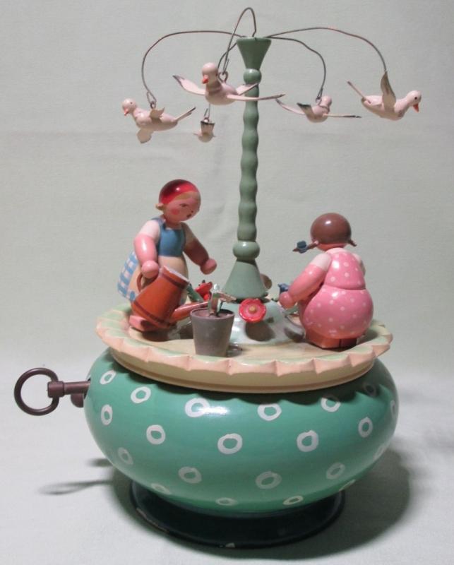 Erzgebirge Music Box East Germany Garden Work