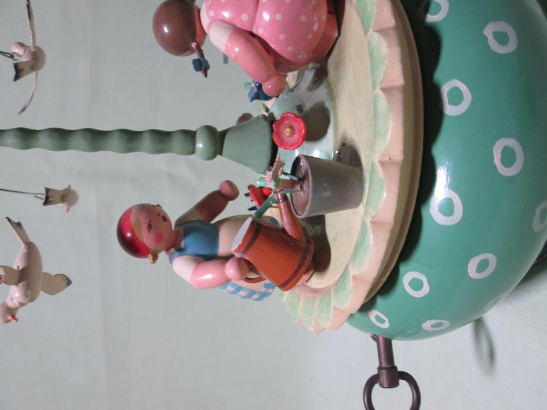 Erzgebirge Music Box East Germany Garden Work