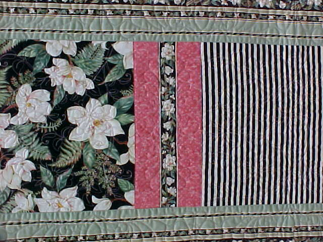 Quilt Queen Size Magnolias Stripes 82 x 92 inch