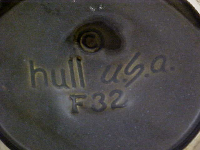 Hull Pitcher 10 inch Brown
