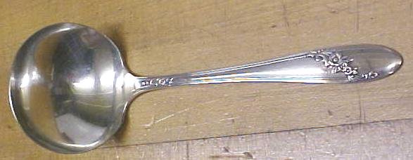 Oneida Ladle Server 7 inch Queen Bess 1946