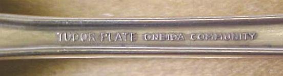 Oneida Ladle Server 7 inch Queen Bess 1946