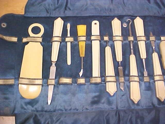 Manicure Set w/Leather Case Antique