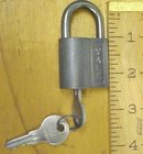Yale Padlock w/2 Keys Antique