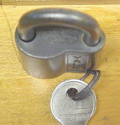 Yale Padlock w/2 Keys Antique
