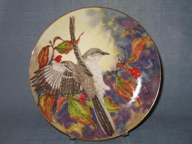 Royal Windsor Southern Living Gallery Songbirds of the South Mockingbird collector's plate