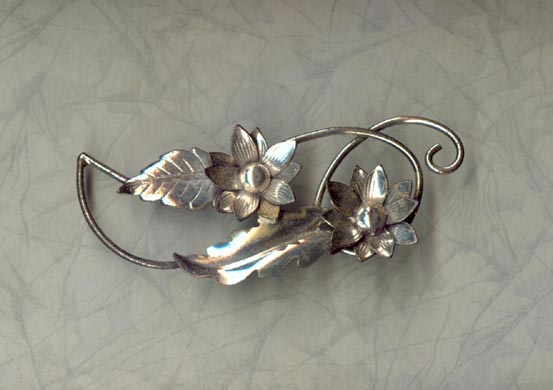 Lang sterling leaf brooch pin