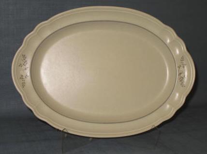 Pfaltzgraff Heirloom oval 14.5 inch platter