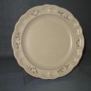 Pfaltzgraff Heirloom dinner plate
