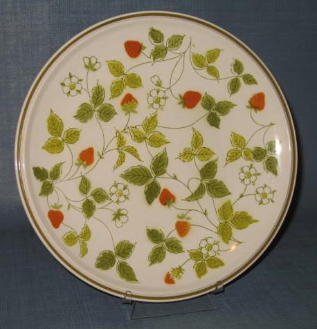 Mikasa Strawberry Hill dinner plate