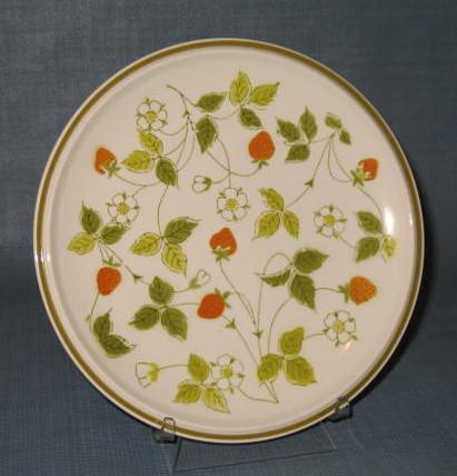 Mikasa Strawberry Hill salad plate