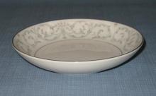 Mikasa Gramercy berry bowl