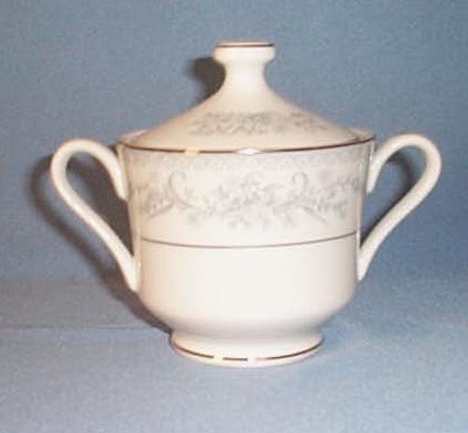 Mikasa Dresden Rose L9009 sugar bowl and lid