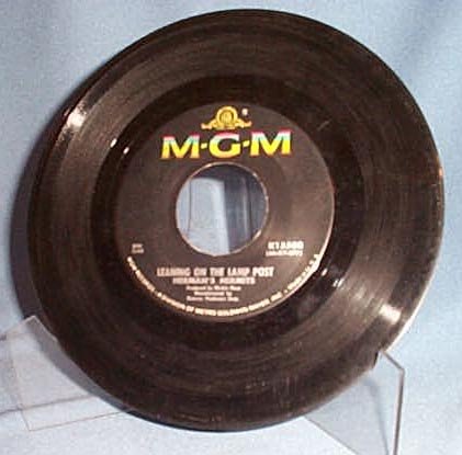 Leaning on the Lamp Post by Herman's Hermits 45 RPM