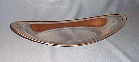 Farberware Brooklyn oval polished chrome bread tray