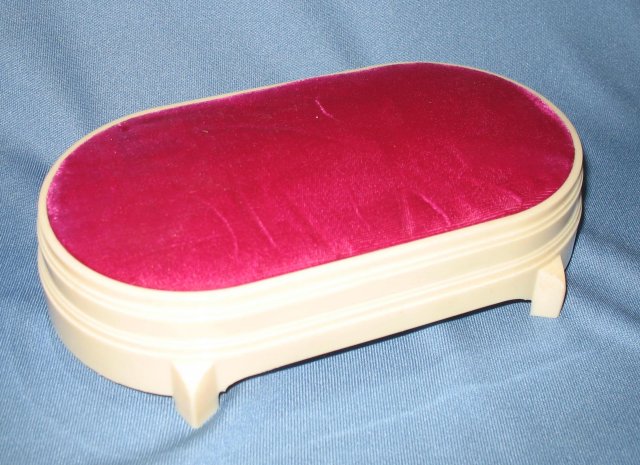 Deltah oval jewelry box