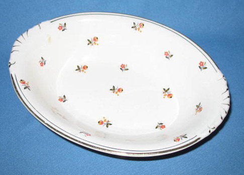 Homer Laughlin Nautilus Cardinal oval vegetable bowl
