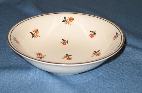 Homer Laughlin Nautilus Cardinal berry bowl