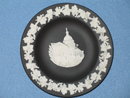 Wedgwood white on black United States Capitol round tray