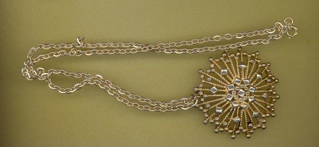 Monet goldtone necklace