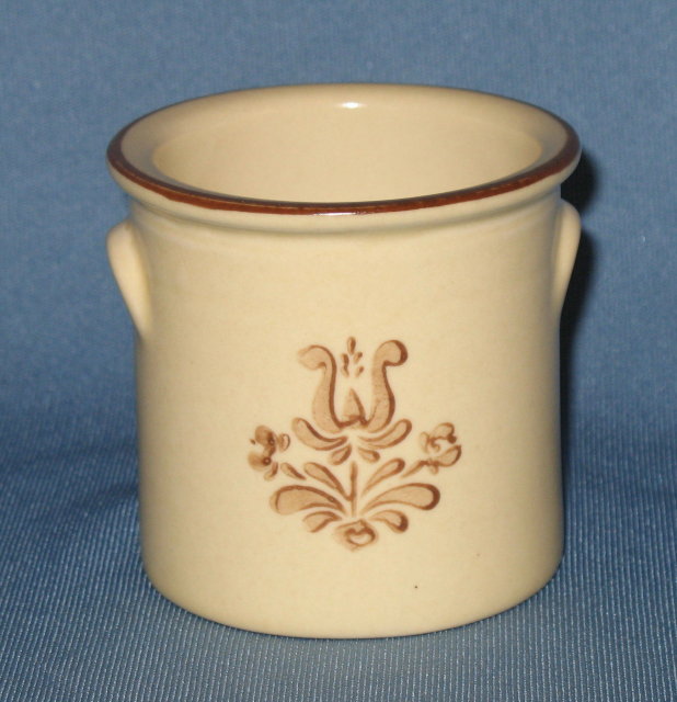Pfaltzgraff Village brown small handled crock