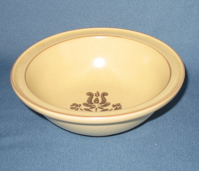 Pfaltzgraff Village brown soup/cereal bowl