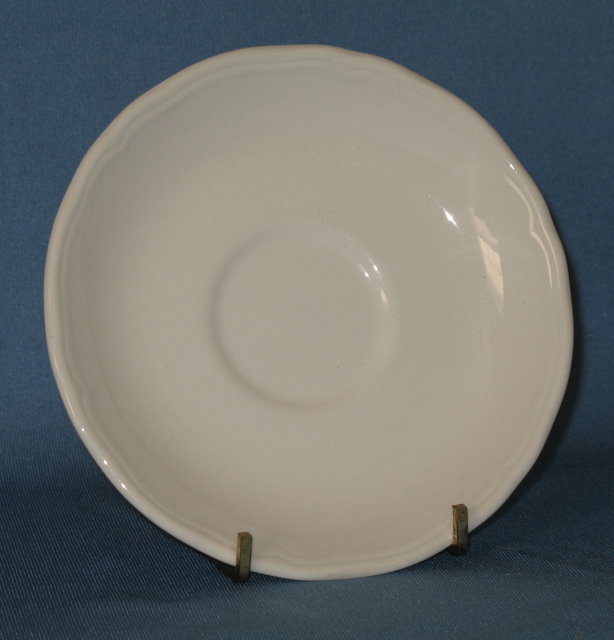 J & G Meakin Heirloom white ironstone saucer