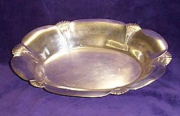 Scalloped edge silver plate vegetable dish