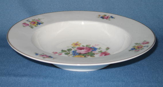 T K Thun Bohemia THU 166 soup bowl