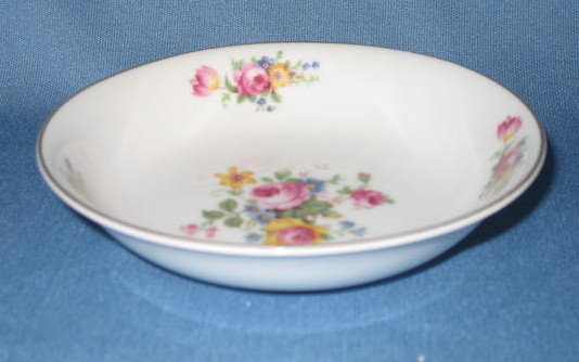T K Thun Bohemia THU 166 berry/fruit bowl