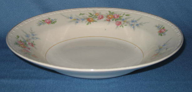 Homer Laughlin Georgian Eggshell Cashmere rimmed soup bpwl
