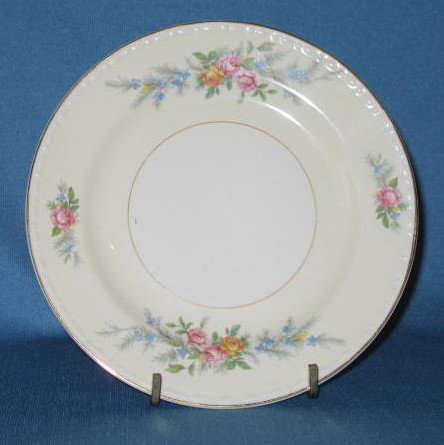 Homer Laughlin Georgian Eggshell Cashmere bread plate