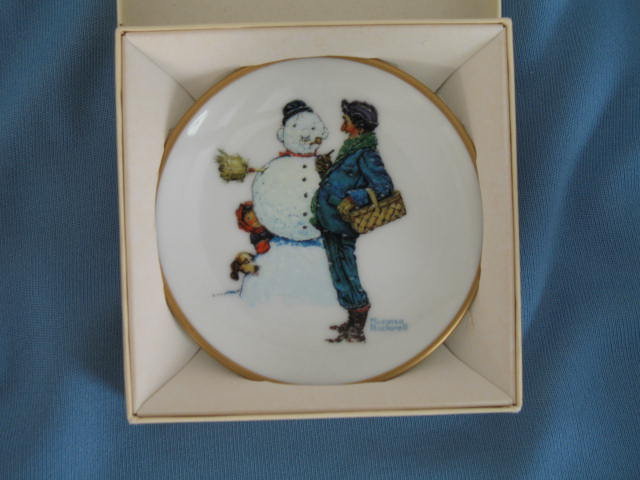 Norman Rockwell Four Seasons Miniature Plate #517: Snow Sculpturing